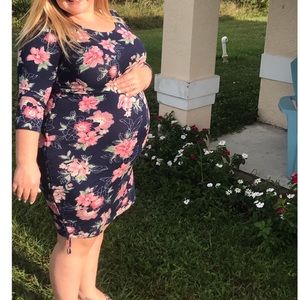 Jessica Simpson maternity floral dress
